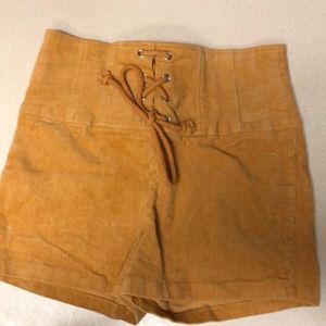 Corduroy short-shorts